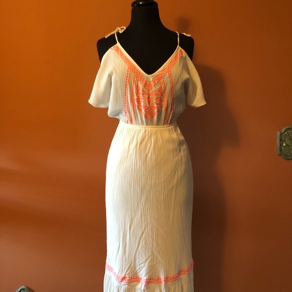 Flying Tomato Embroidered Cold Shoulder Maxi Dress - Picture 4 of 6